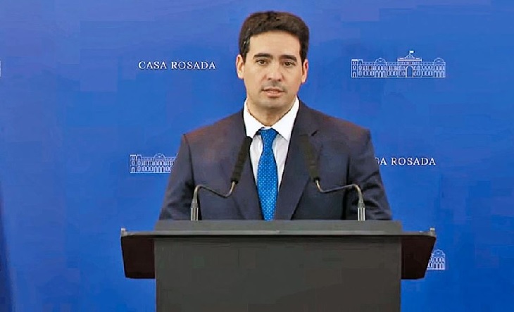 Adrián Ravier en conferencia de prensa