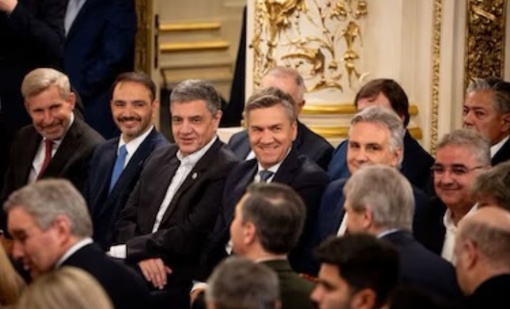 Diego Santilli jura como jefe de Gabinete ante Javier Milei en la Casa Rosada