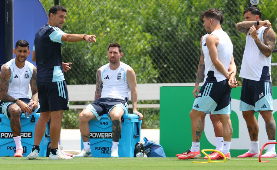 Jugadores de la Selección argentina en el campo de juego