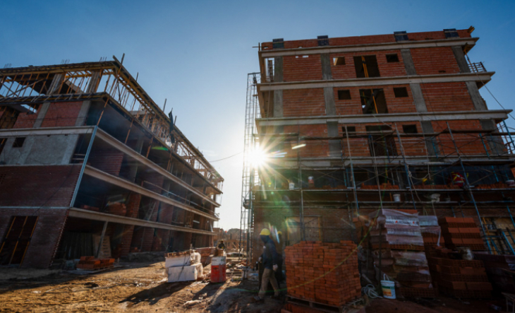 Construcción de viviendas en el complejo León Gallo II en San Justo