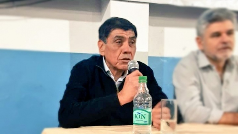 Dirigente sindical hablando en un acto