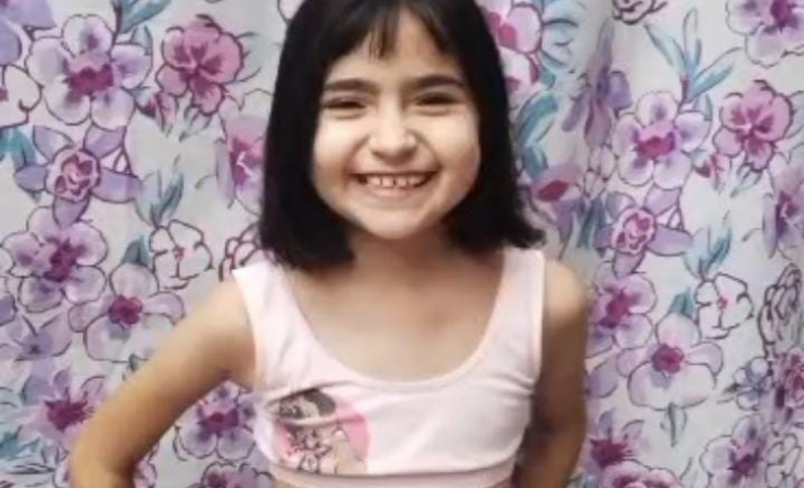 Niña de 12 años con leucemia en el Hospital Garrahan