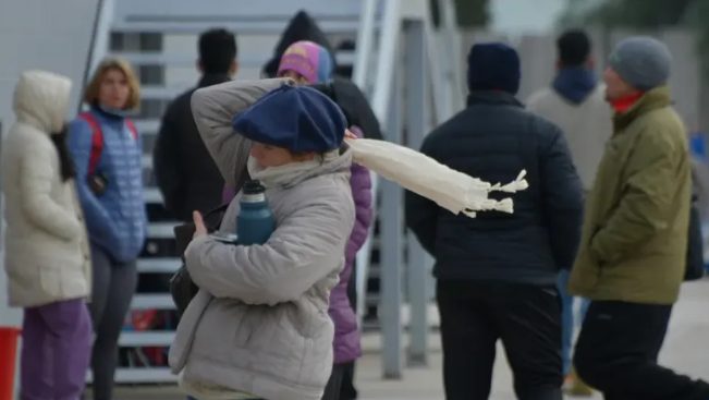 Mapa meteorológico con alertas por viento y bajas temperaturas en Argentina