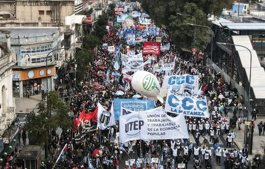 Movilización sindical en el Día de San Cayetano hacia Plaza de Mayo