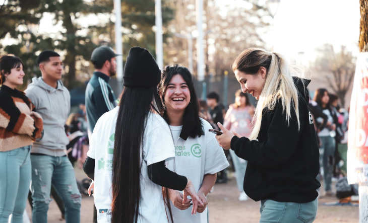 Jóvenes participando en un espacio de contención en La Matanza