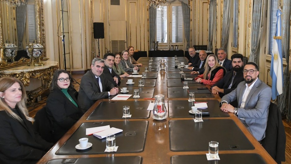 Karina Milei en una reunión con legisladores bonaerenses de La Libertad Avanza