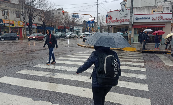 Cielo nublado sobre un barrio de La Matanza
