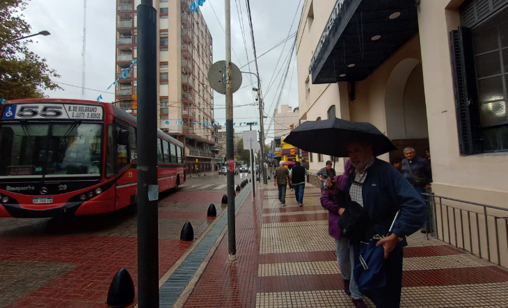 Cielo nublado sobre un barrio de La Matanza