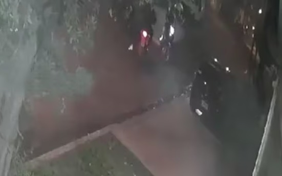 Calle de Laferrere con presencia policial y cinta de seguridad