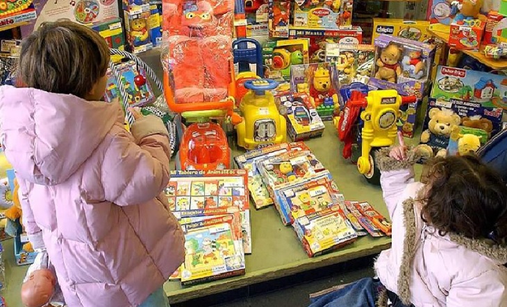 Comercio con juguetes y promociones por el Día del Niño