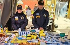 Puestos de la feria Calderón de la Barca en González Catán durante el operativo policial