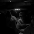 Cámara de seguridad del auto muestra a la pareja asaltando al chofer