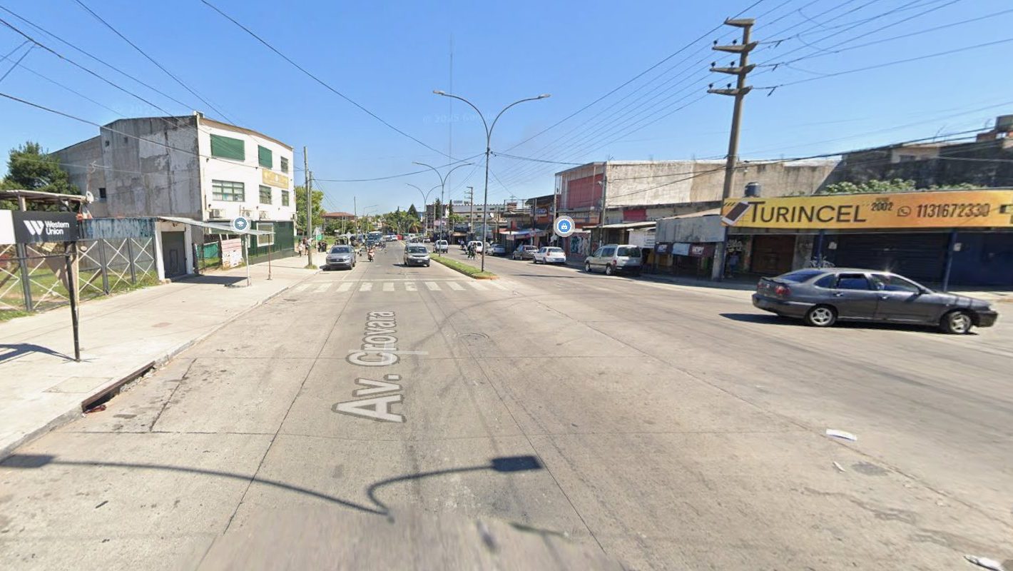 Puestos de feria sobre la avenida Crovara en La Matanza