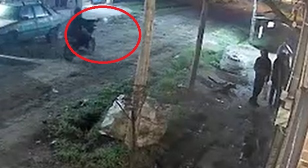 Efectivos policiales en la escena del crimen en González Catán
