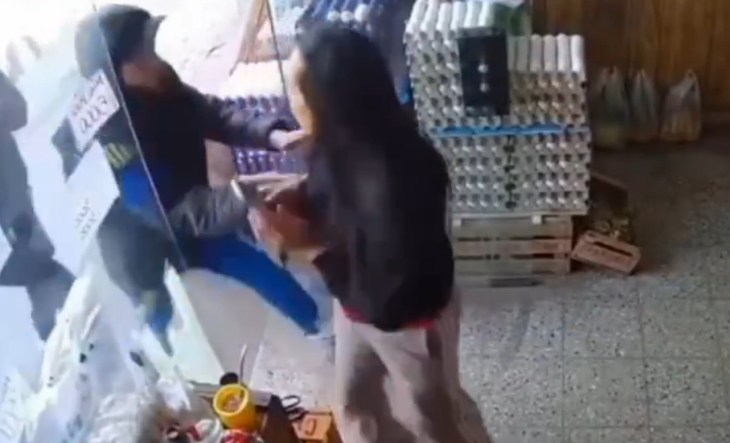Cámara de seguridad de una verdulería en Laferrere registra el asalto
