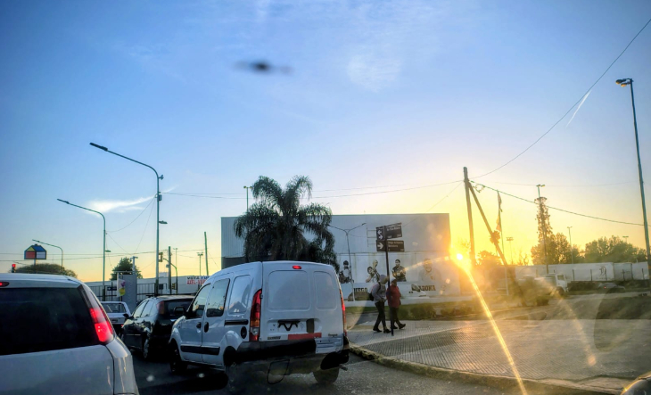 Cielo despejado sobre un barrio de La Matanza