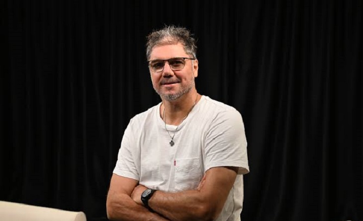 Retrato del ex basquetbolista Juan Antonio Abdala durante una entrevista