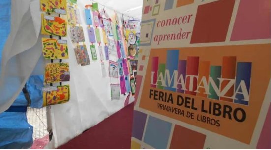 Plaza General San Martín de San Justo durante la Feria Municipal del Libro