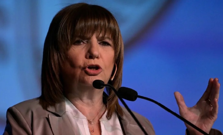 Patricia Bullrich durante una declaración pública