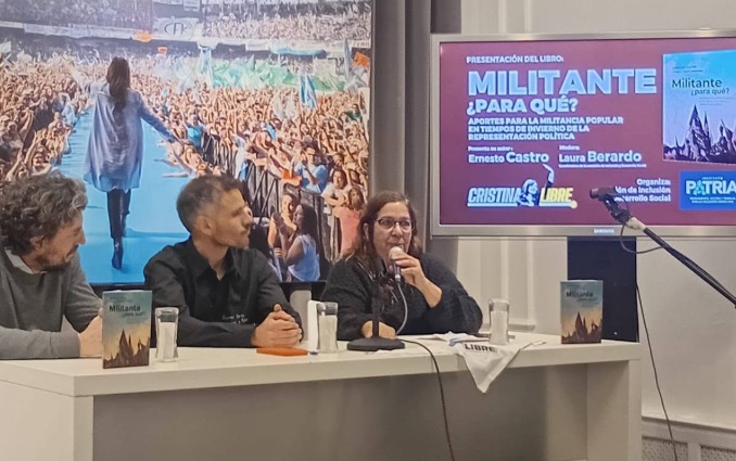 Presentación del libro Militante para qué en el Instituto Patria con militantes presentes