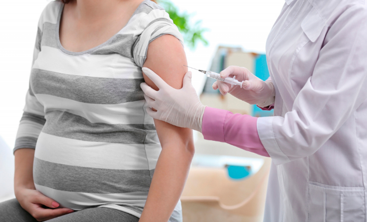 Posta de vacunación gratuita en un centro de salud de La Matanza
