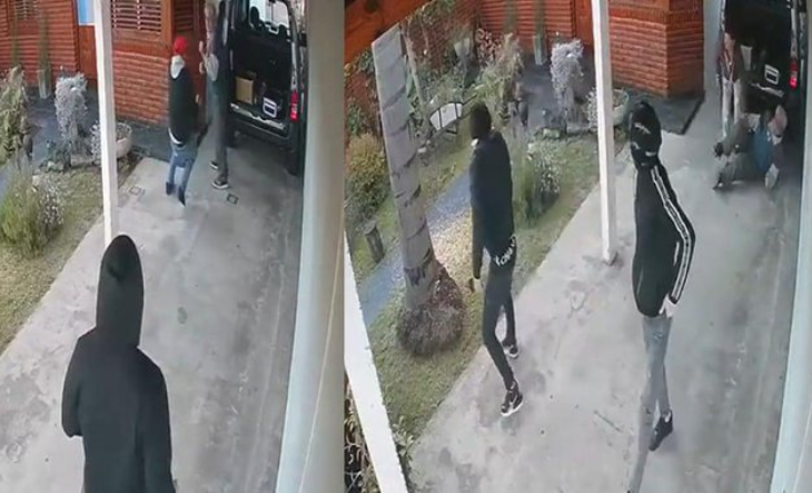 Cámara de seguridad capta a delincuentes armados entrando a una vivienda en Laferrère